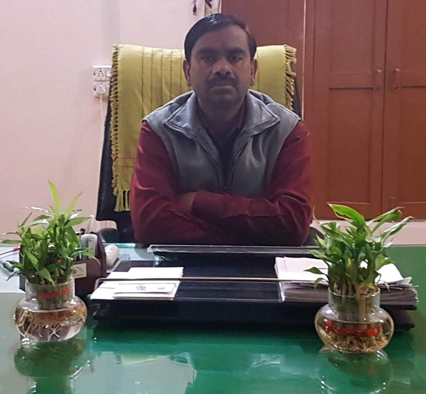 DR. HARBILAS SINGH PRINCIPAL OF , VABMM ETAH